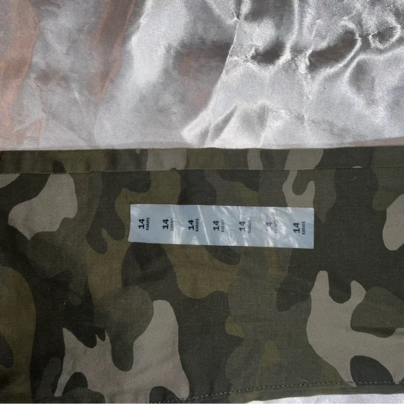 Old Navy Army Fatigue Pants - Picture 3 of 12